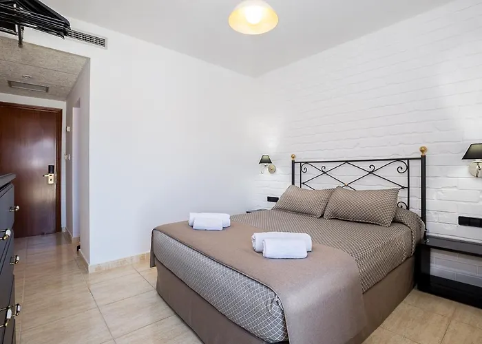 Montmar Hotel 3*