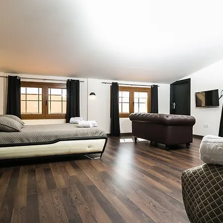 Hotel Montmar 3*