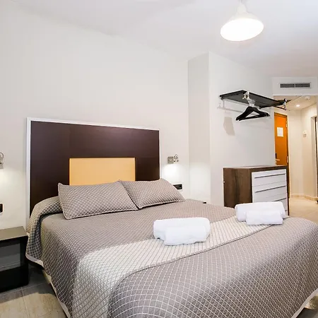 ホテル Montmar ロザス